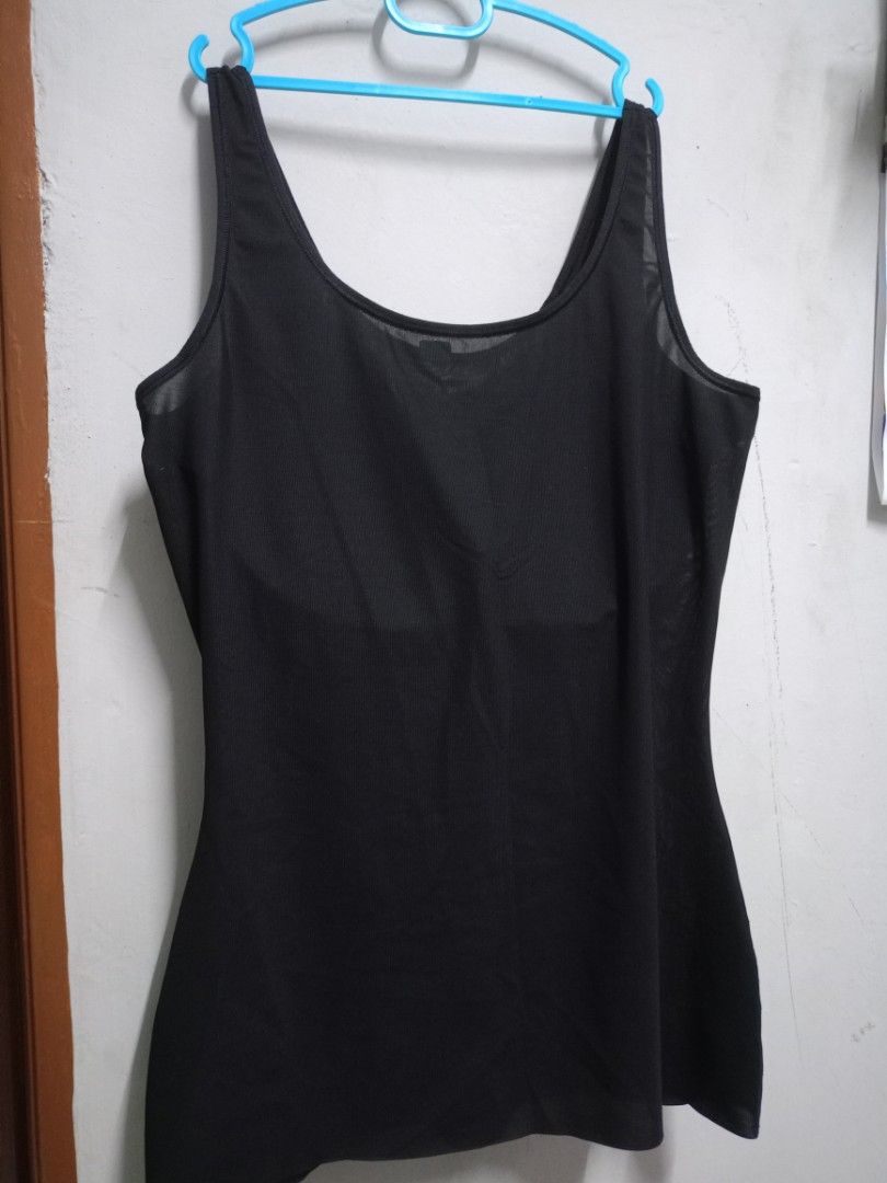 1 -06) Uniqlo Seamless Sleeveless Body Shaper Bra Top L, Women's Fashion,  Tops, Other Tops on Carousell