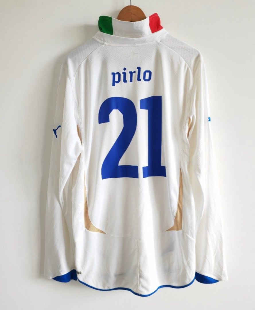 21 Andrea Pirlo Italy 2010 Long Sleeve soccer/football jersey/kit - Main Image