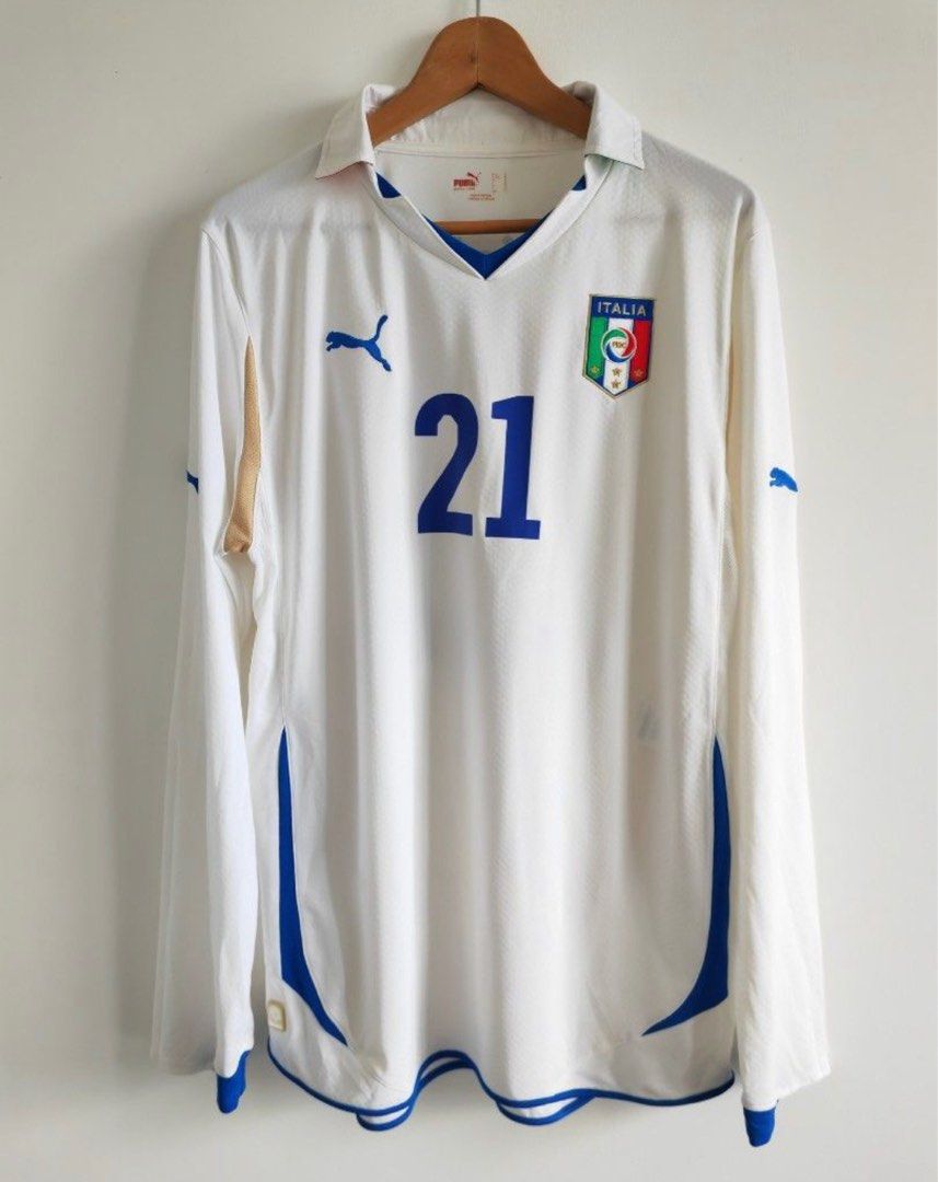 21 Andrea Pirlo Italy 2010 Long Sleeve soccer/football jersey/kit