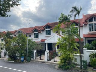 2.5 Storey Inter-Terrace within 1km to CHIJ St Nicholas Girls' School