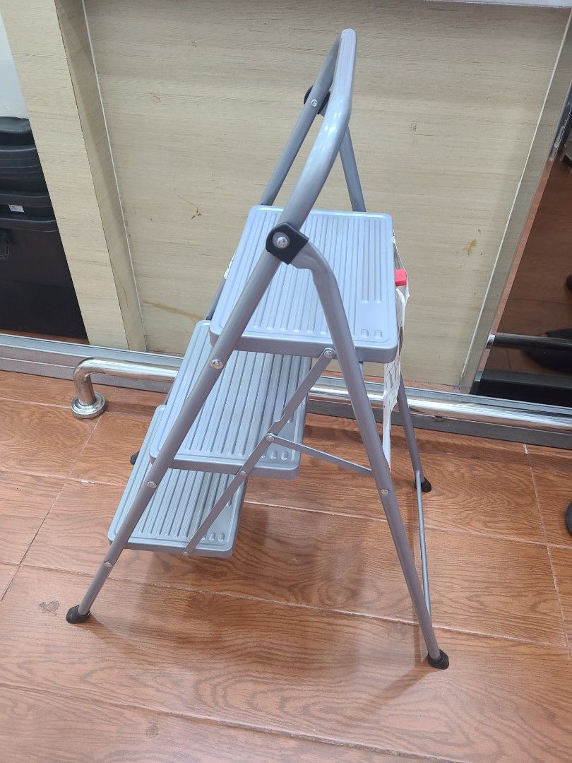 3 step metal steel foldable ladder (Category: Ladders & Steps) located in Pasig City. Submitted by js.authenticlux (Listing ID 1268515499, Image 2). Description: *brandnew heavy duty 3 step metal steel ladder * foldable and portable * call txt 09178029682.