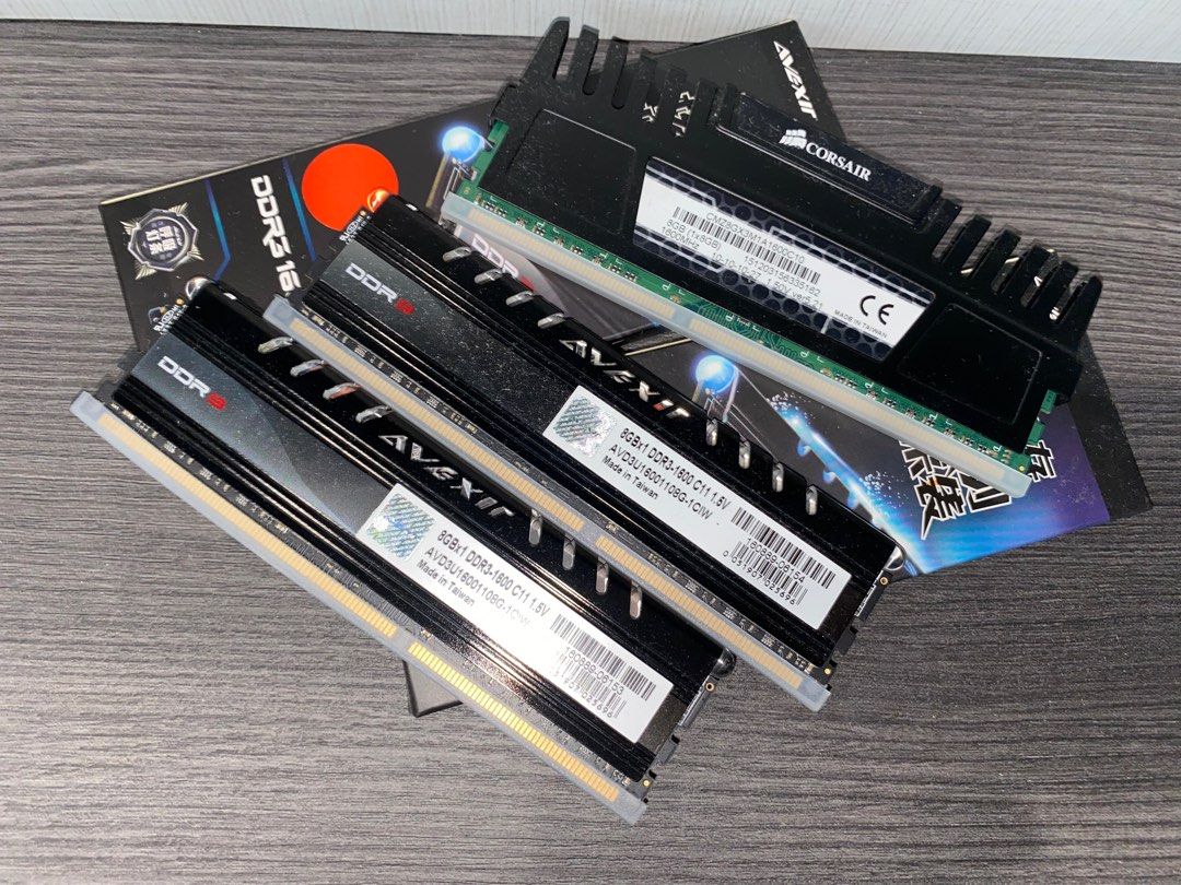 Corsair 8GB DDR3 1600mhz C10 1 C11 2 Ram Avexir Led