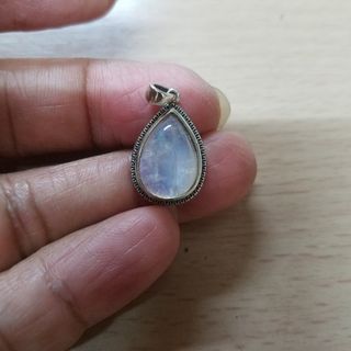 New, Bright, Comfortable Water Drop Moonstone 925 Silver Pendant (see settlement location first)64243381448193110