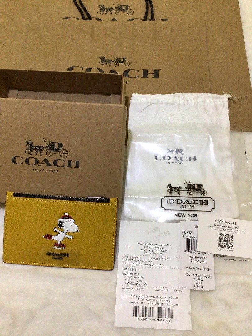🇺🇲 Authentic Coach X Peanuts Zip Card Case With Snoopy Motif (Category: Luxury Bags & Wallets) located in Santa Cruz. Submitted by janelovebagswatchesshoesph (Listing ID 1268452353, Image 1). Description: Refined pebble leather Five credit card slots Zip pocket 5" (L) x 3 1/4" (H) This special Coach x Peanuts collaboration combines our legacy of leathercraft with the playful attitude of the Peanuts crew © 2022 PEANUTS WORLDWIDE Style No. CE713.