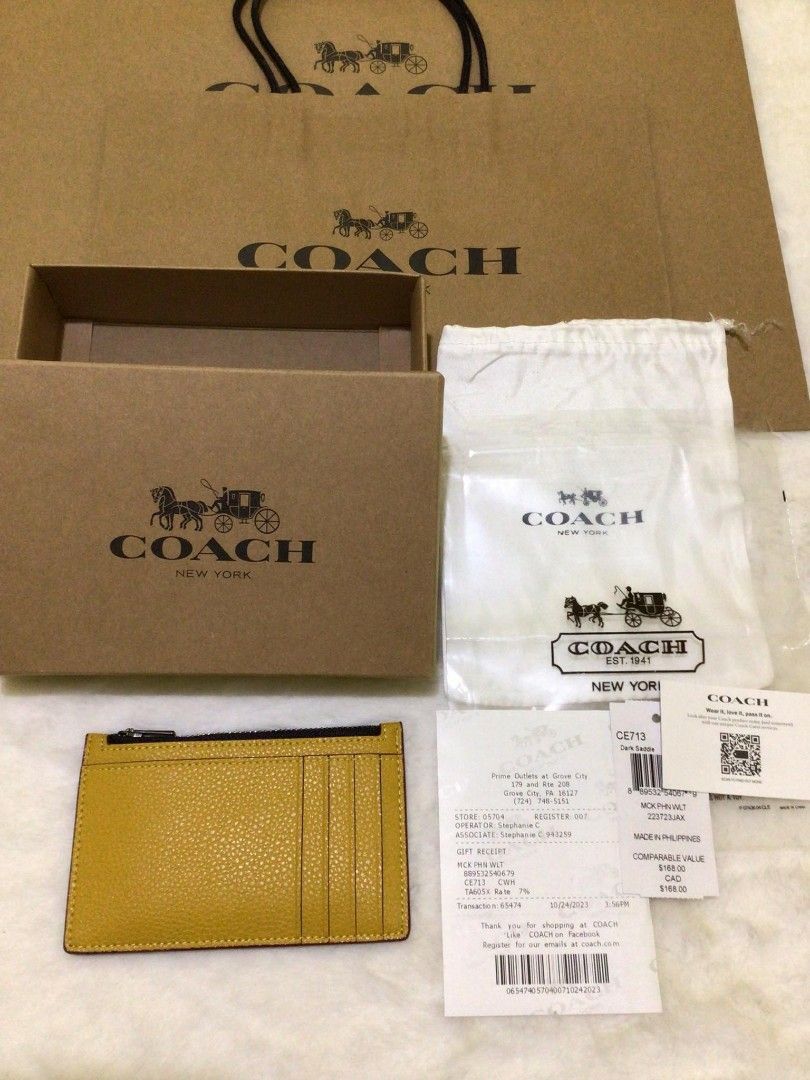 🇺🇲 Authentic Coach X Peanuts Zip Card Case With Snoopy Motif (Category: Luxury Bags & Wallets) located in Santa Cruz. Submitted by janelovebagswatchesshoesph (Listing ID 1268452353, Image 3). Description: Refined pebble leather Five credit card slots Zip pocket 5" (L) x 3 1/4" (H) This special Coach x Peanuts collaboration combines our legacy of leathercraft with the playful attitude of the Peanuts crew © 2022 PEANUTS WORLDWIDE Style No. CE713.