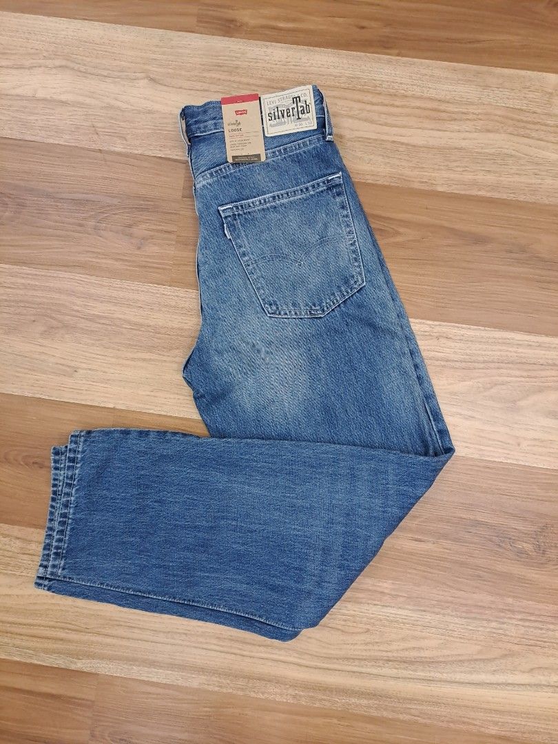 [ New ] Levi's Silver Tab loose fit zip fly W30 L32