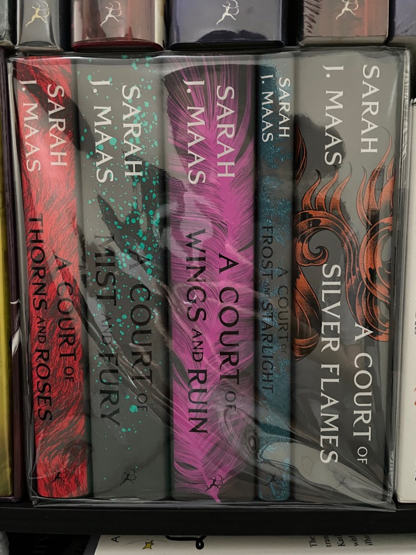 A Court of Thorns and Roses (ACOTAR) Hardcover Boxed Set Hobbies