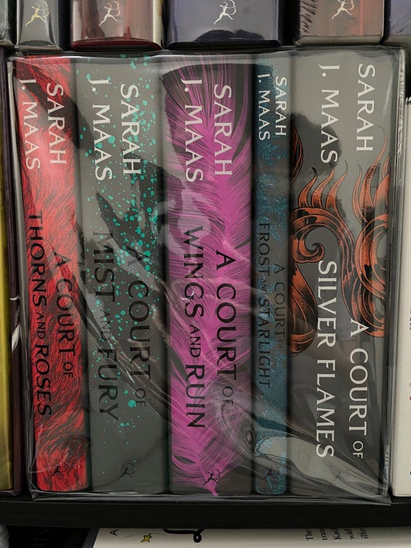 A Court of Thorns and Roses (ACOTAR) Hardcover Boxed Set Hobbies