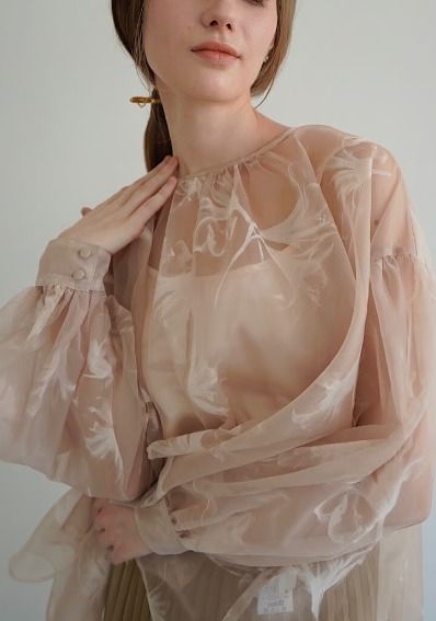 日牌Acka sheer over flare blouse（ivory）, 女裝, 上衣, 襯衫