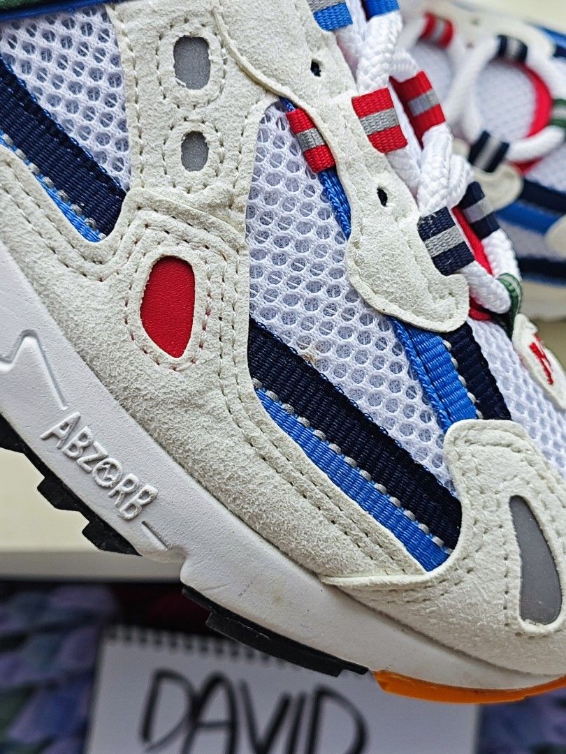 Nb 827 sport white top