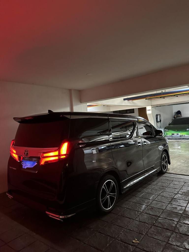 Alphard 2023 direct owner executive lounge, Cars, Cars for Sale on