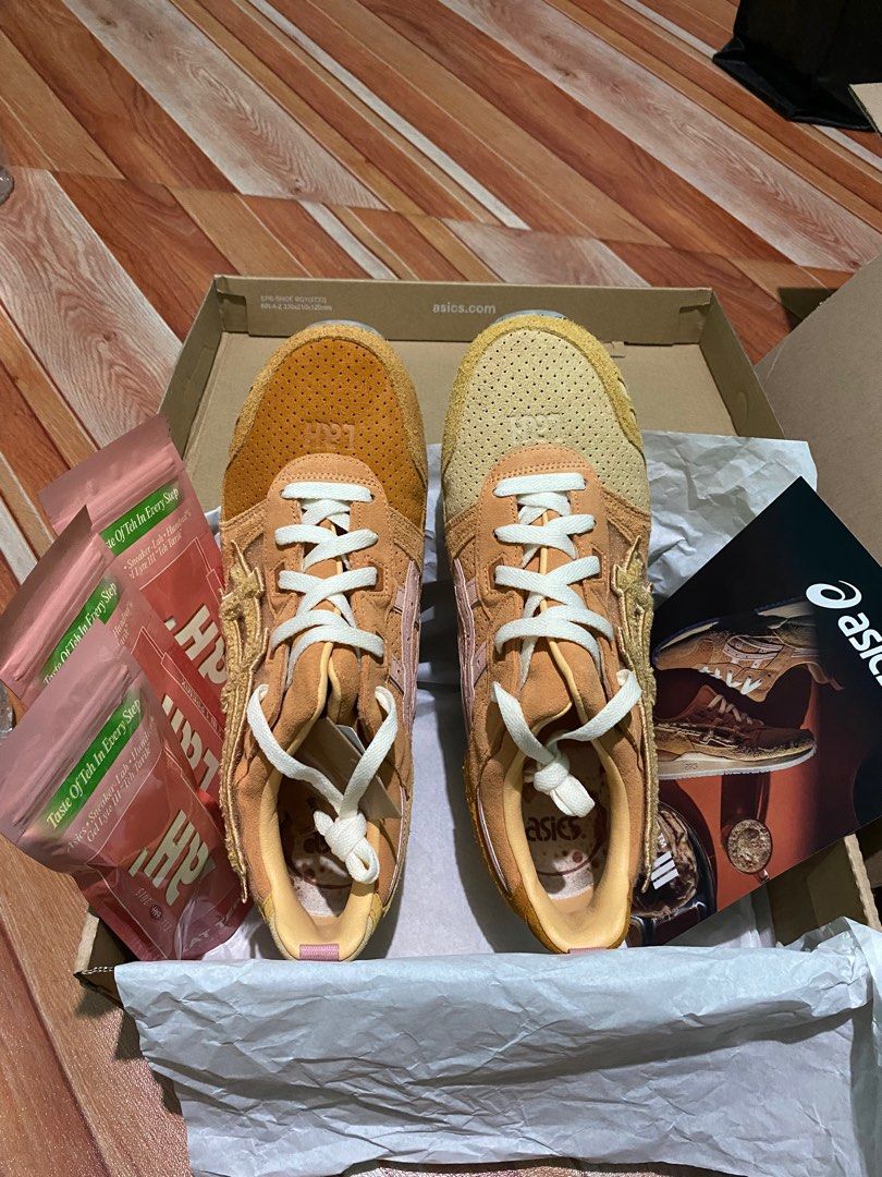 Asics x top carhartt