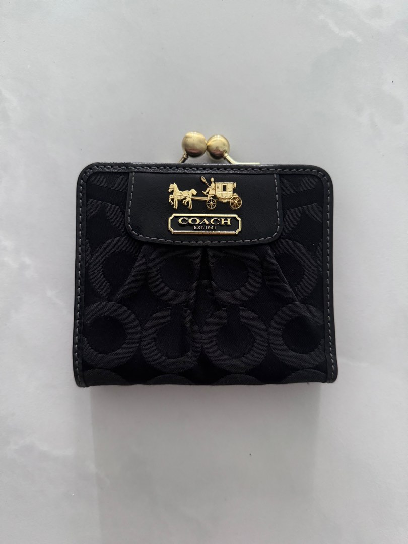 How to best sale authenticate coach wallet