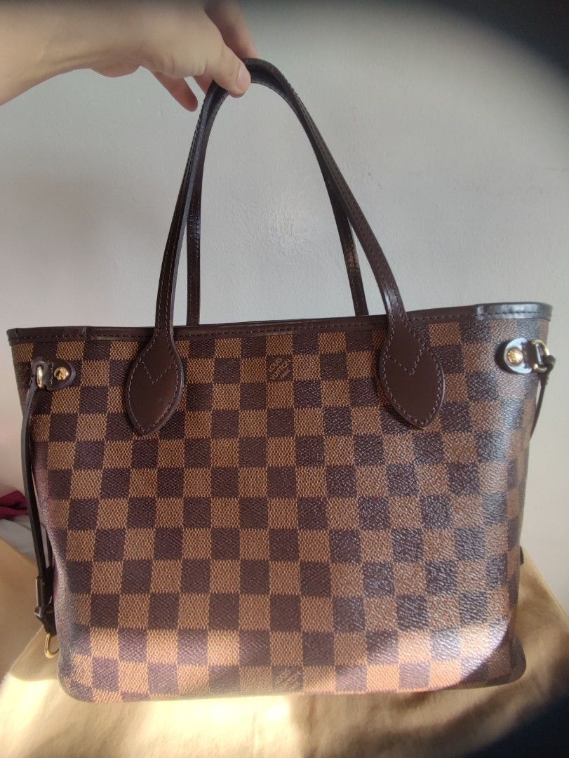 Authentic Original LV Damier Neverfull PM size (Category: Luxury Bags & Wallets) located in Quezon. Submitted by jmako (Listing ID 1268346797, Image 1). Description: in great condition with dustbag.