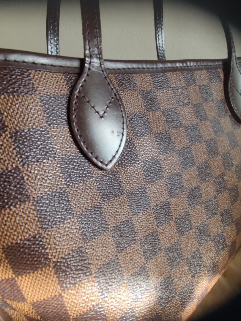 Authentic Original LV Damier Neverfull PM size (Category: Luxury Bags & Wallets) located in Quezon. Submitted by jmako (Listing ID 1268346797, Image 2). Description: in great condition with dustbag.