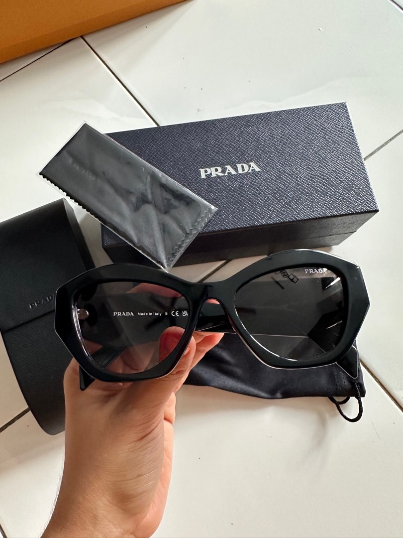 💥 Prada Sunglass - برادا 💥 Shop Authentic Prada 22YS 1Ab/5S0 56 sunglasses  with case in Black Online at Original prices. 100% UV… | Instagram