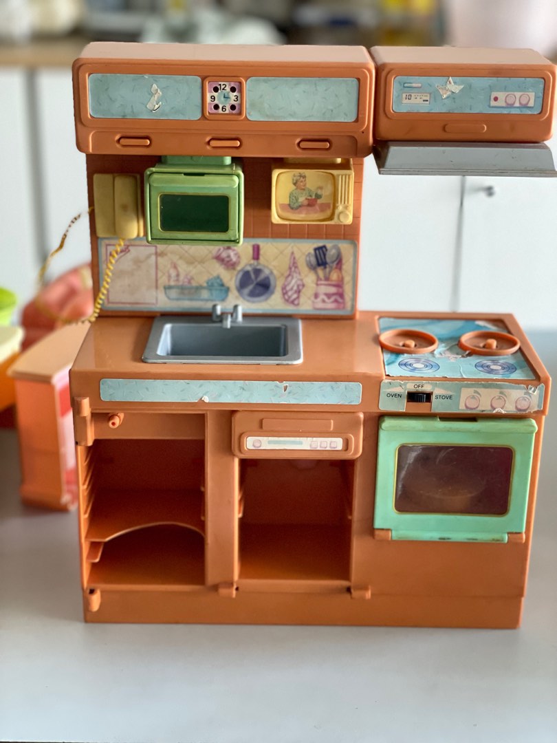 Barbie Kitchen Set, Toys & Collectibles, Mainan di Carousell