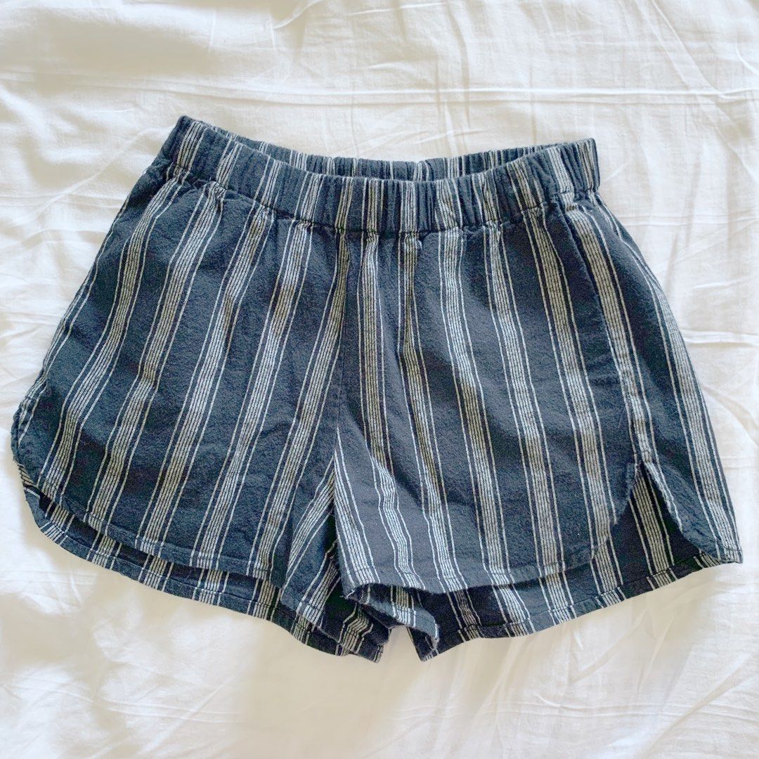 Brandy Melville stripe shorts, Women's Fashion, Bottoms, Shorts on Carousell
