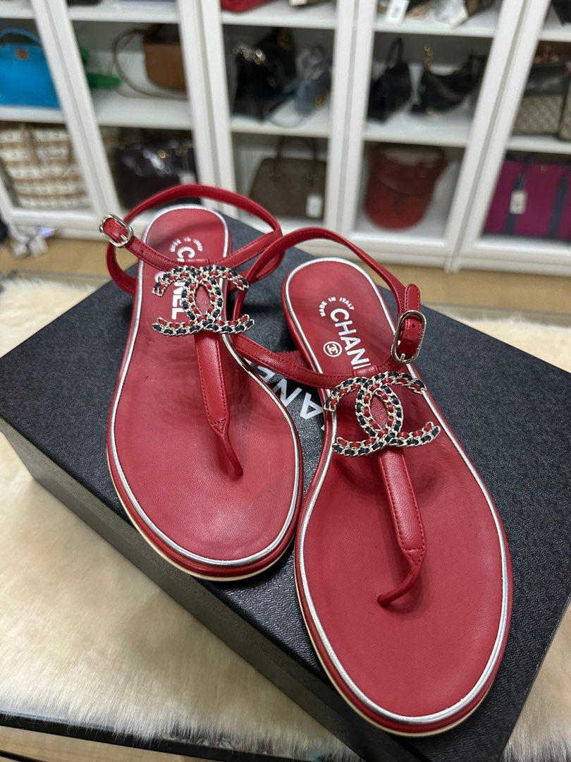 Chanel red 2024 flat sandals