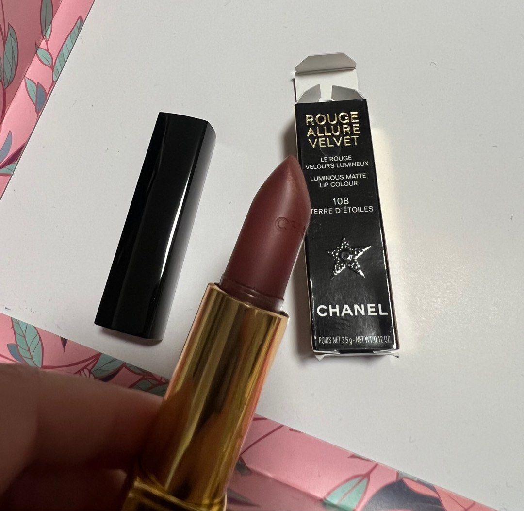 Chanel Lipstick 108 terre d'etoiles rouge allure velvet 聖誕限定星星閃閃唇膏,  美容＆個人護理, 健康及美容- 皮膚護理, 化妝品- Carousell