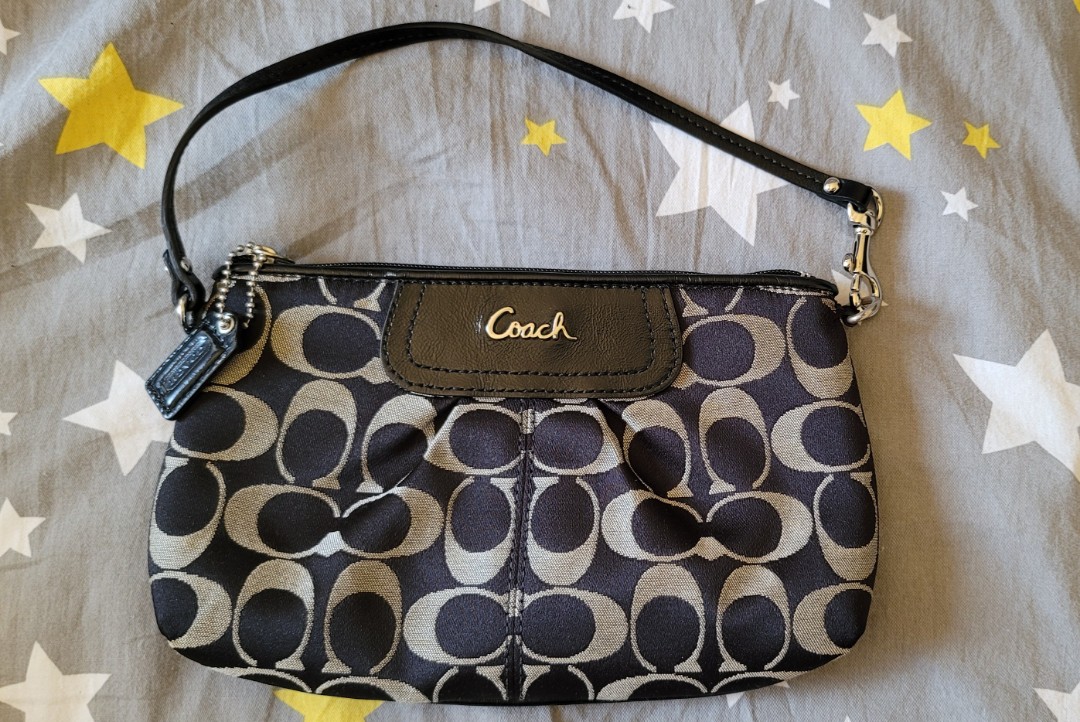 coach pouchette, Women's Fashion, Bags & Wallets, Purses & Pouches on ...