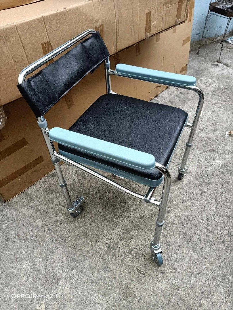 Commode chair with foam&wheels, Health & Nutrition, Medical Supplies ...