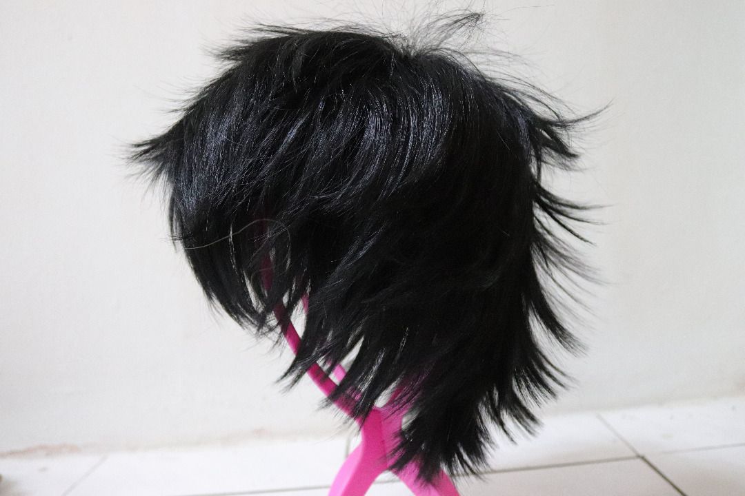 Short black shop spiky wig