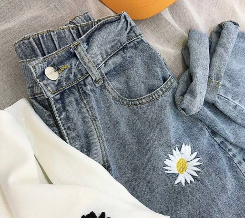 daisy logo jeans Women s Fashion Bottoms Jeans Leggings on