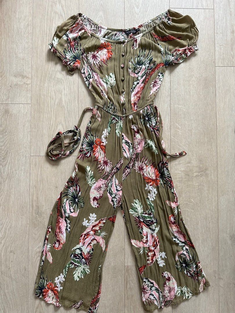 Dorothy Perkins Khaki Parrot Print Culottes Jumpsuit in Green Women s Fashion Dresses Sets Jumpsuits on Carousell