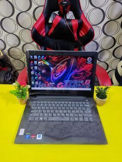 [DUAL VGA] Laptop Gen 8 Slim Lenovo V330 Core i5-8250 RAM 8GB/SSD 256Gb Dual VGA Nominus Mulus COD!