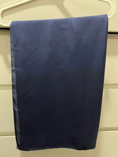 DUCKSCARVES SATIN SILK SHAWL