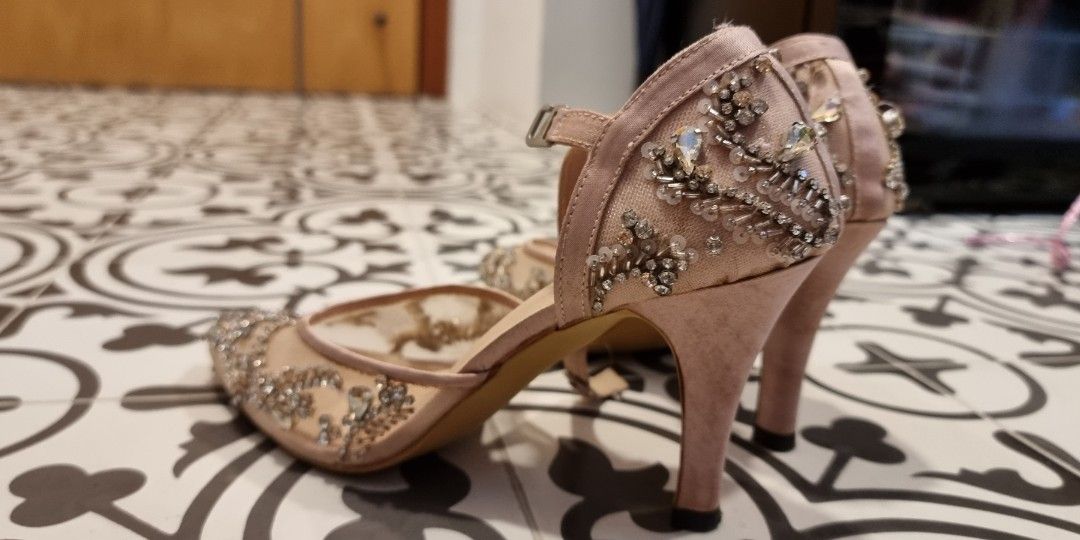 Preloved elegant and timeless handmade shoes for party or wedding