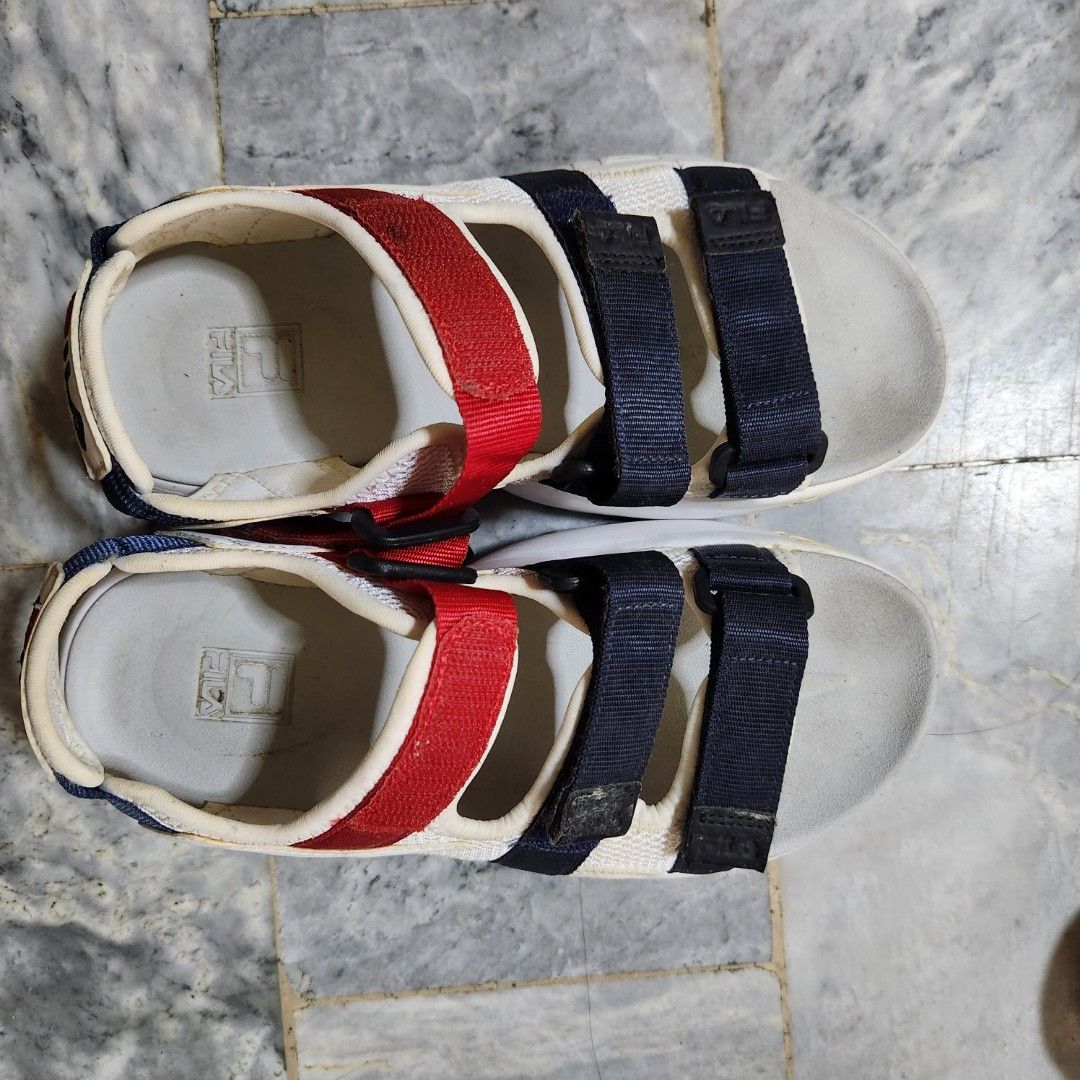 Chunky fila sandals top