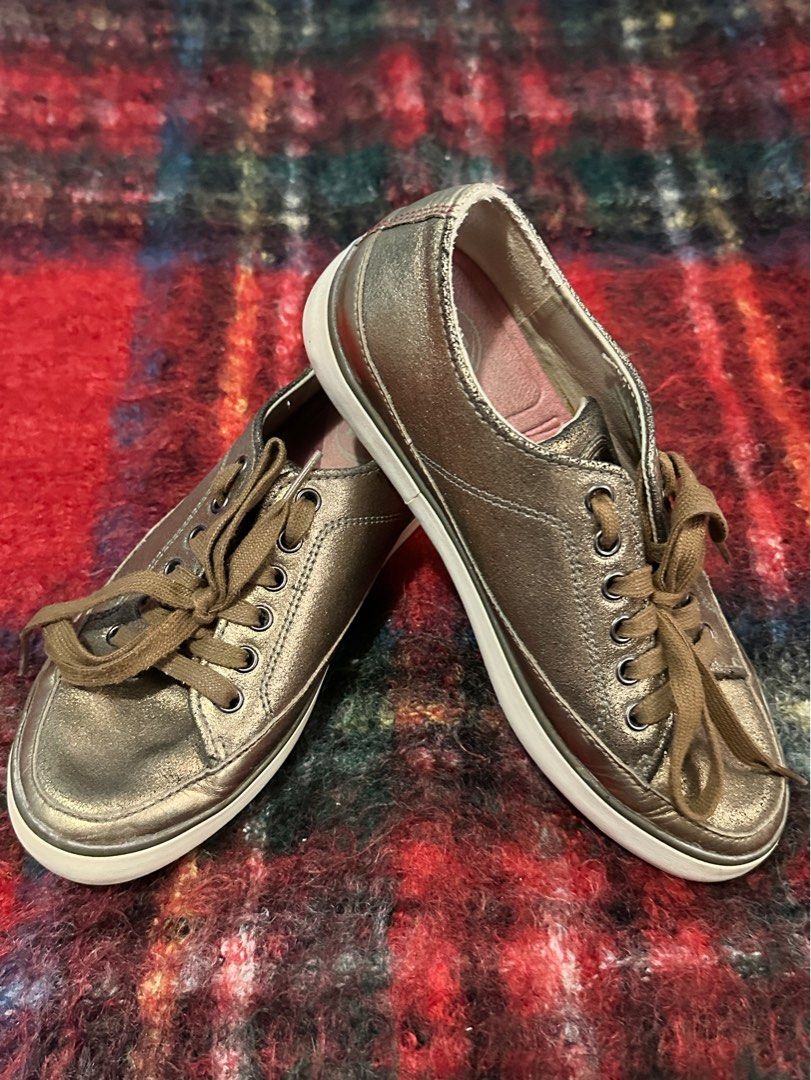 Fitflop hotsell gold sneakers