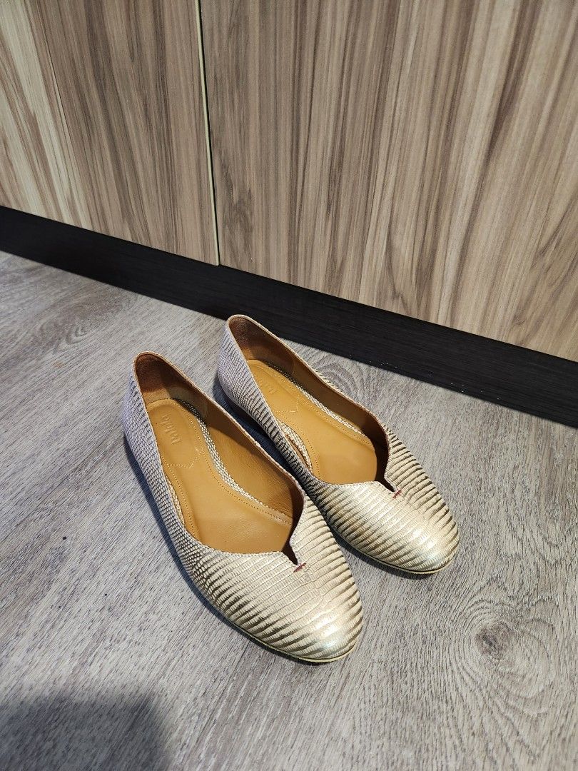 Full real leather women s gold flats EU size 35 Women s Fashion