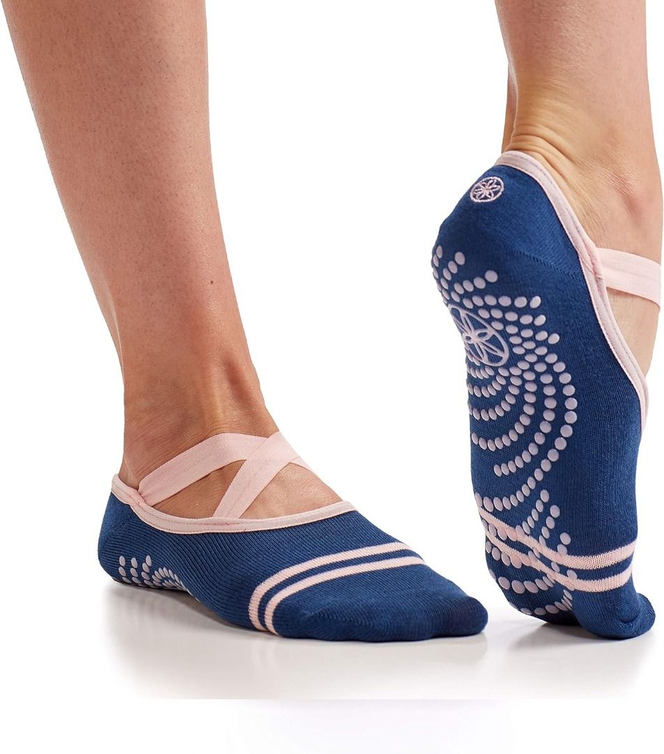 Gaiam no slip shop yoga socks