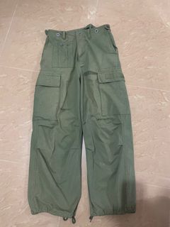 （分類：）位於 。 由 Stock.Seller 提交（商品編號 1268392031，圖片 1）。簡介： 。