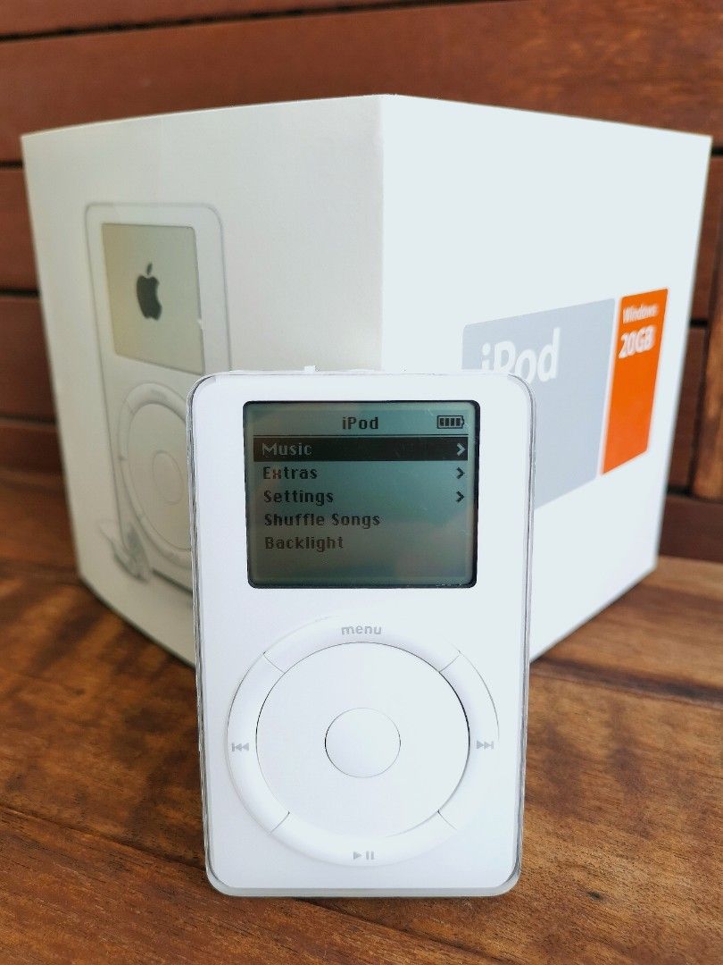 V*a様 Apple 第2世代 iPod 20GB モデル A1019 ジャンク Apple iPod A1019 20 GB - 2nd Generation - White - VGC