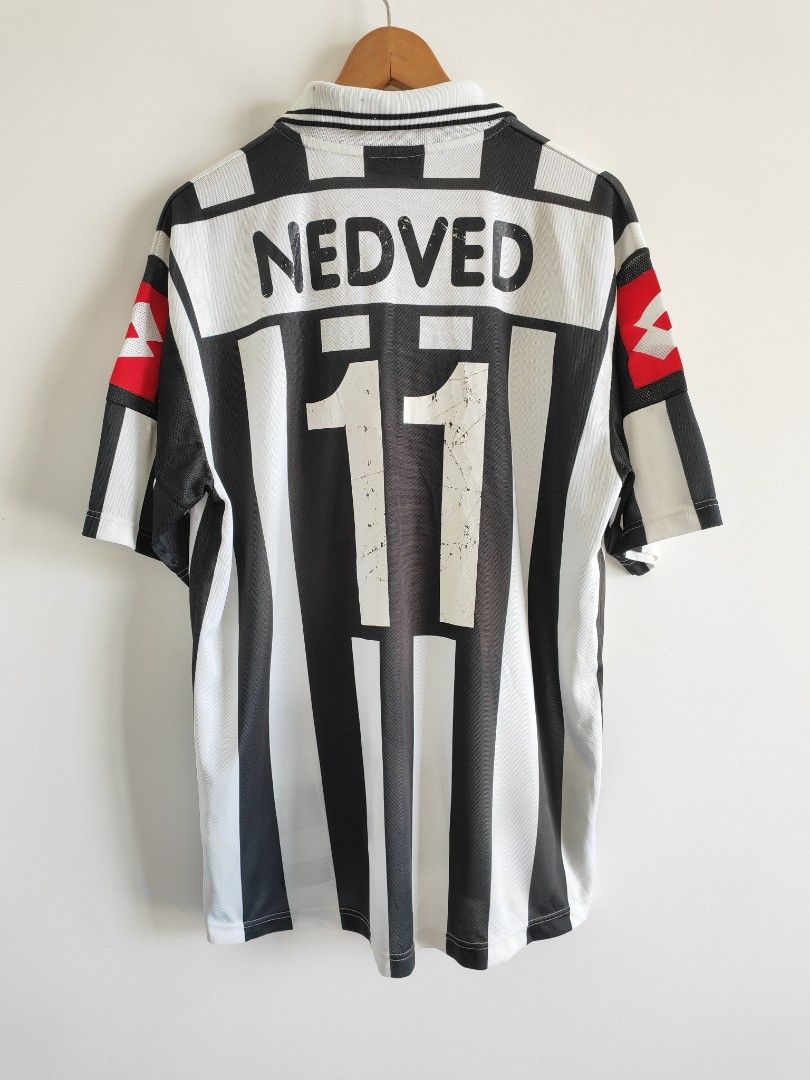 Juventus jersey hotsell 2001