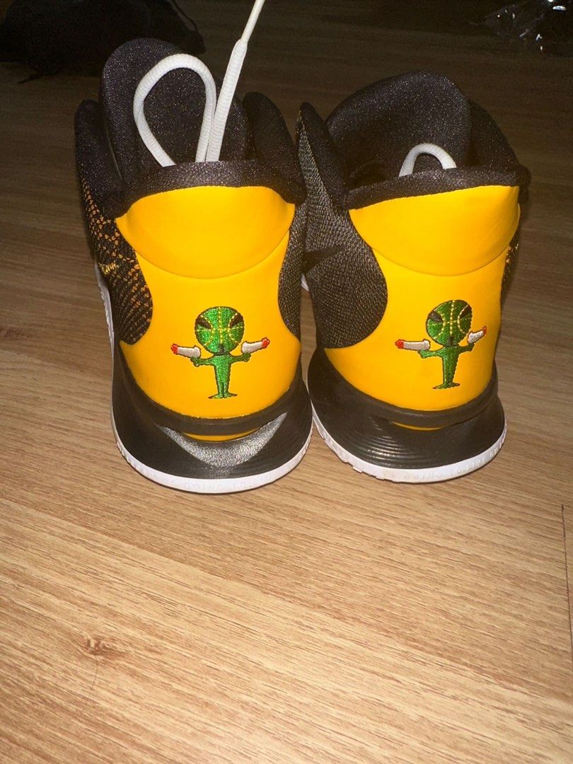 kyrie 7 raygun stockx