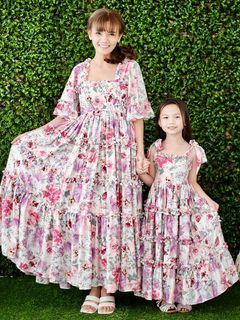 Laila and Lyra Twinning