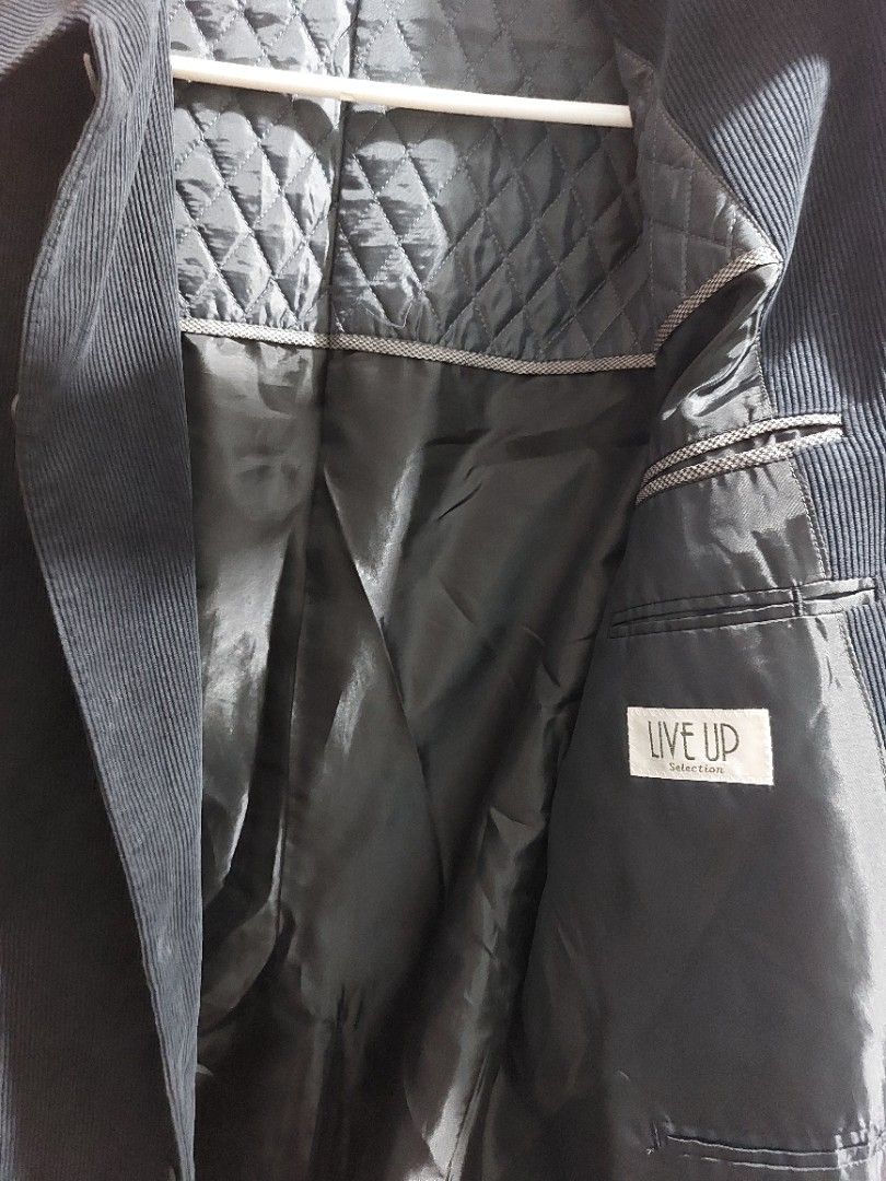 Live Up Selection Men's Blazer (Category: Sets & Coordinates) located in Muntinlupa City. Submitted by sakurambo_des (Listing ID 1268474259, Image 3). Description: Japan Apparel Live Up Selection Men's Blazer Black Colduroy Large on tag In very good condition Check photos for measurement 1,200 only.