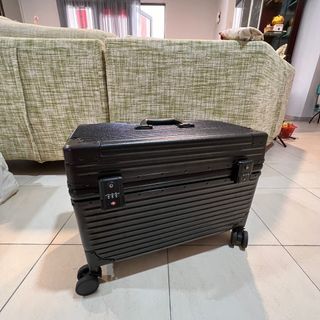 Luggage makeup artist hair tool luggage