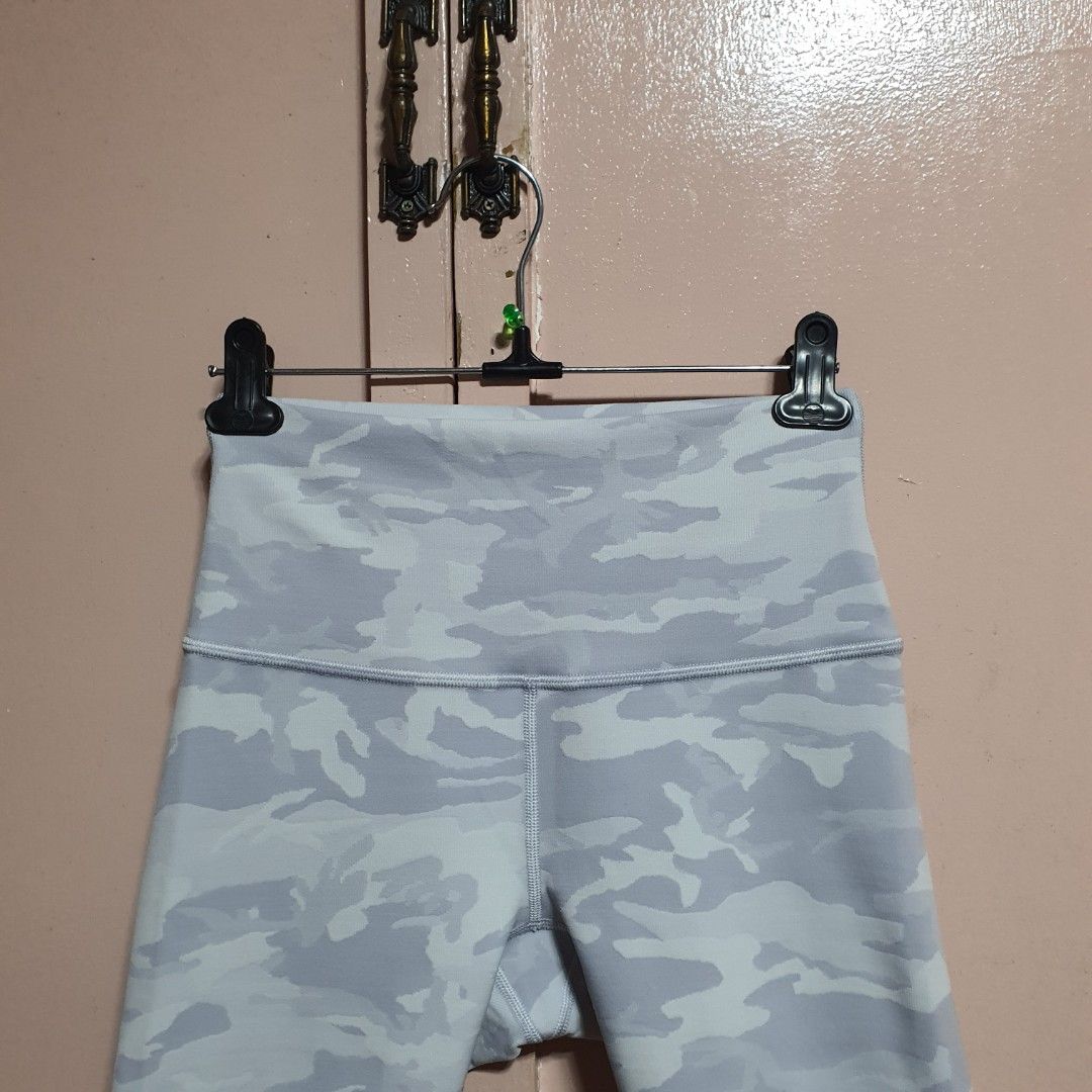 Lululemon Wunder Under Short 10 *Ribbed Incognito Camo Jacquard Alpine  White Starlight, Women's Fashion, Activewear on Carousell