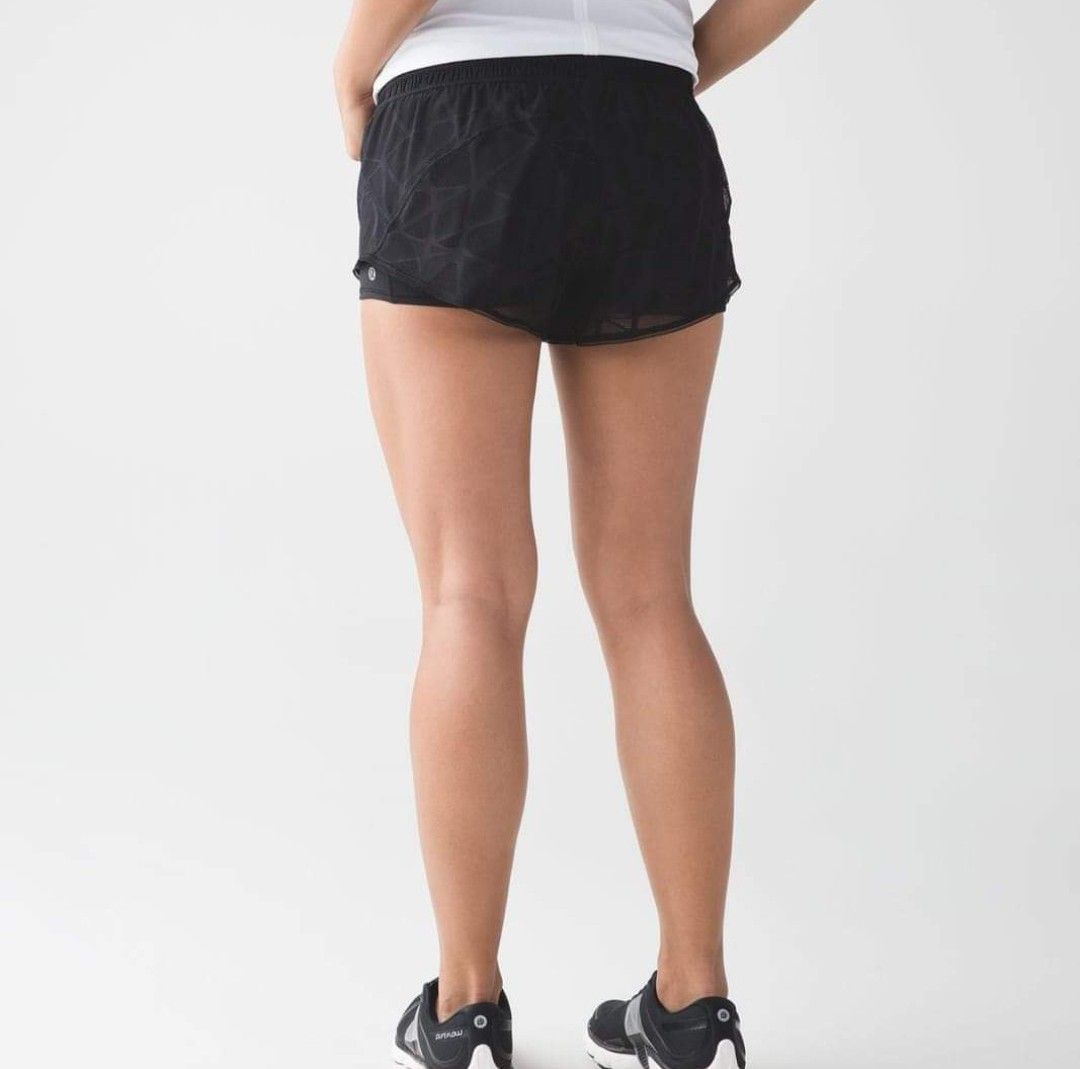Lululemon city sky shop run by short