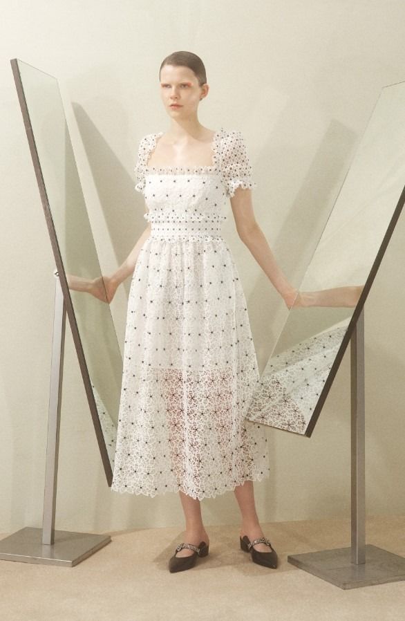 Short sleeve hibiscus guipure dress 2025