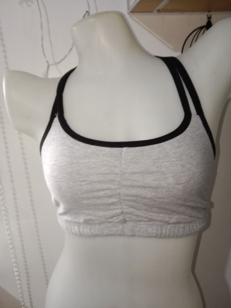 M: Fruit of the loom bra not padded, Women's Fashion, Undergarments &  Loungewear on Carousell