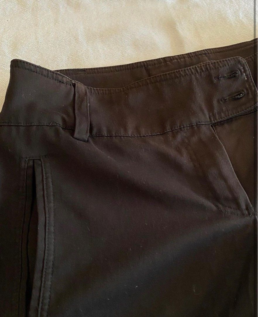 Mango bermuda pocket shorts (Category: Shorts) located in Guimba. Submitted by _thrift_things_ (Listing ID 1268499058, Image 2). Description: 25-26 8/10 *faded on waist part * Items are preloved but in excellent condition, please manage your expectations. *Wash the clothes before wearing. *Product color may vary from the images shown due to lighting and photography..