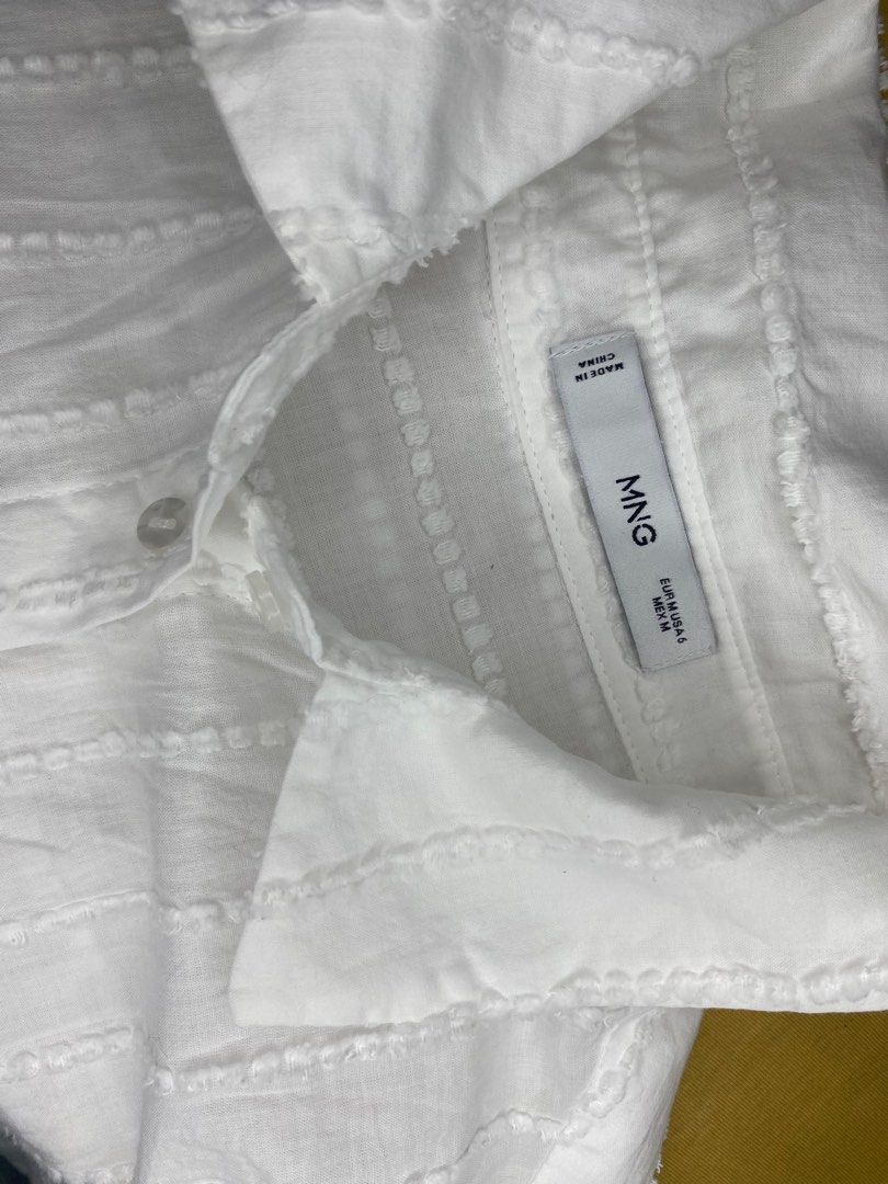 Mango Kasha Button down Blouse (Category: Blouses) located in Las Pinas. Submitted by rose.luab (Listing ID 1268473861, Image 3). Description: Preowned Blouse white Size Medium Mode of Payment Gcash or Maya Only ➡️Payment First before Pick Up ➡️No return no Exchange Policy ➡️No cancellation after payment received Note: Buyer Shoulder Handling Fee ( Las Pinas Area) .