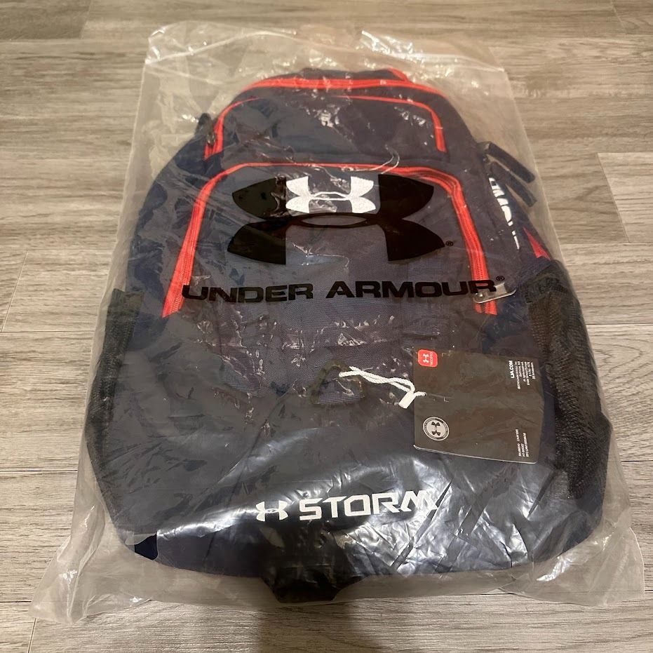 Momo under shop armour